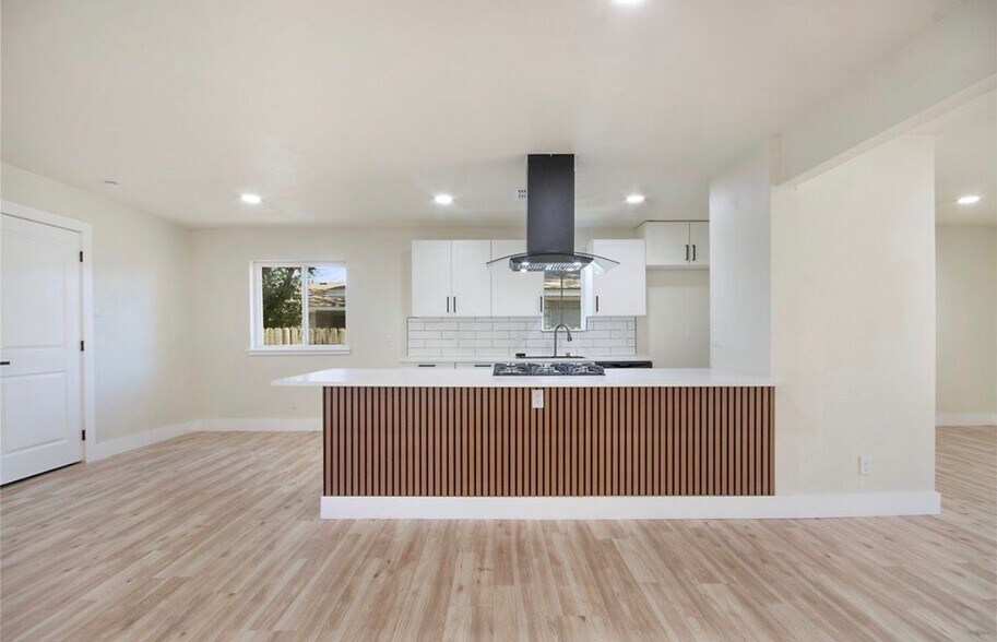 Building Photo - 1212 Willow Glen Dr