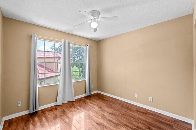 Building Photo - 12210 Dartmoor Dr