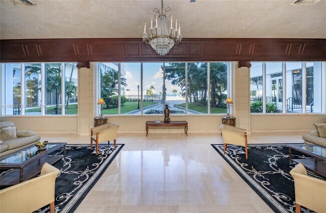 Building Photo - 2030 S Ocean Dr