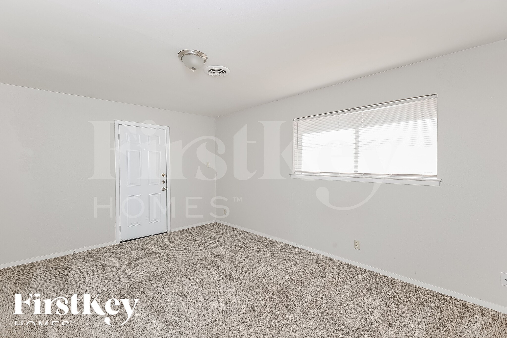 Building Photo - 2202 Lockwood Dr