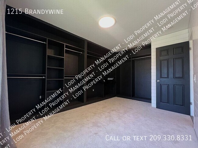 Building Photo - 1215 Brandywine-