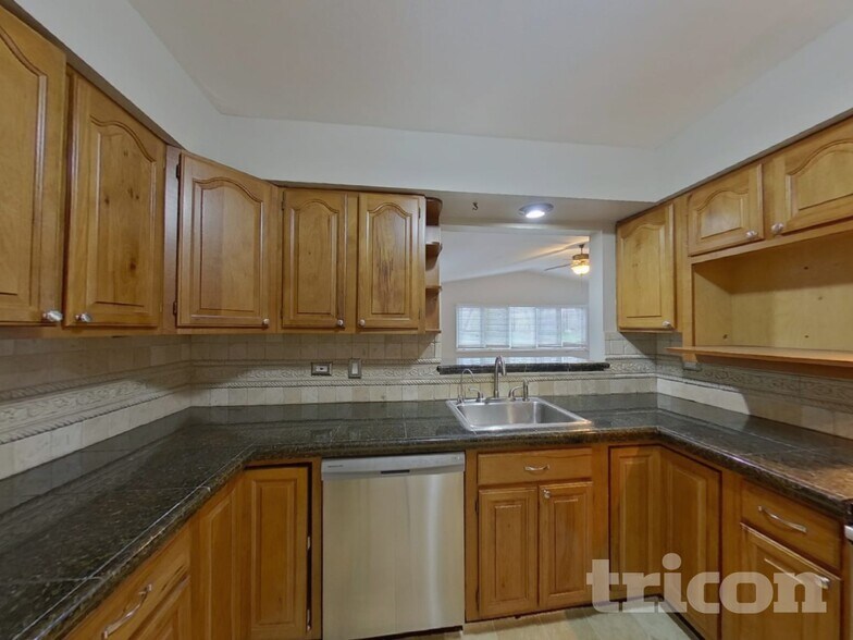 Building Photo - 1235 Casa Solana Dr