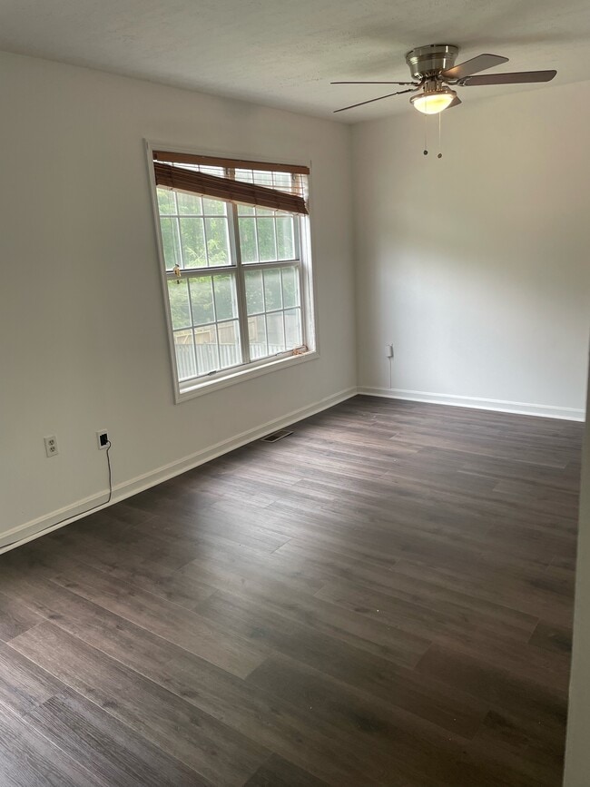 Building Photo - 13019 Trumbull Dr