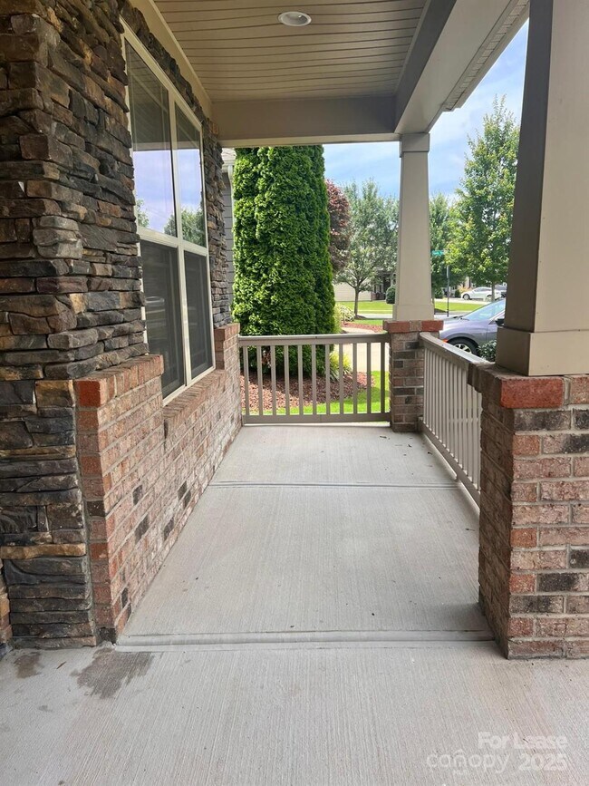 Building Photo - 119 Heron Cove Loop