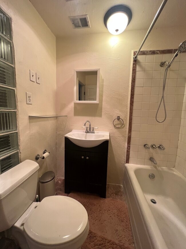 Building Photo - 5934 Manola Way