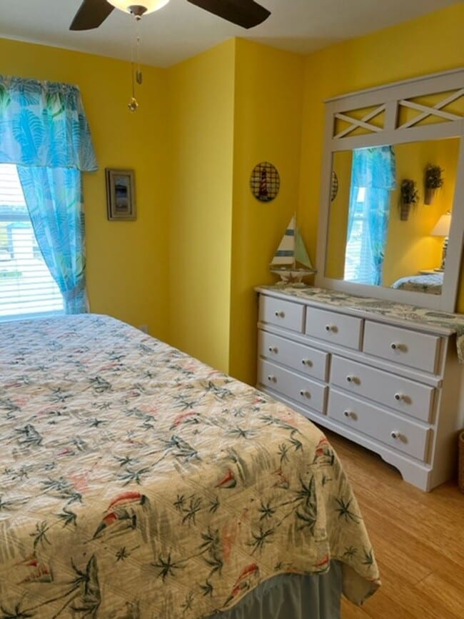 Building Photo - SEASONAL RENTAL 2 Bedroom Condo in Surf Ci...