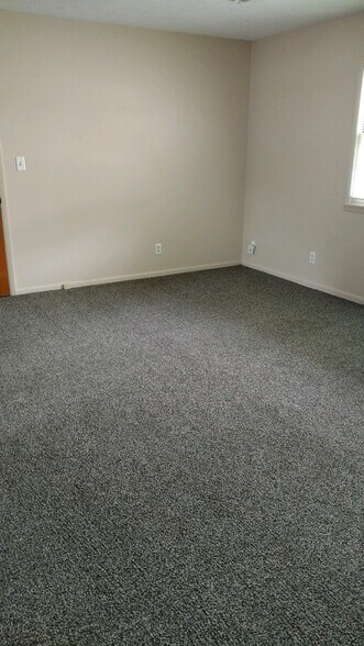 Building Photo - 314 W Philip Ave