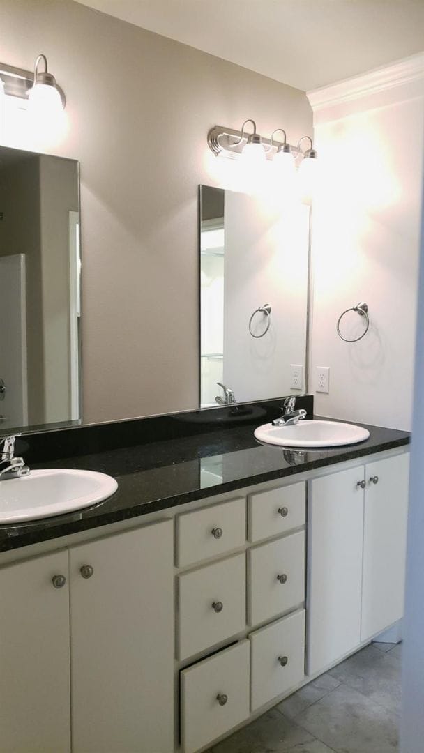 Building Photo - Luxury Duplex in Stonewood Estates