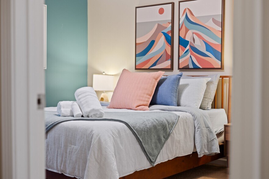 Building Photo - 13581 Weycroft Cir