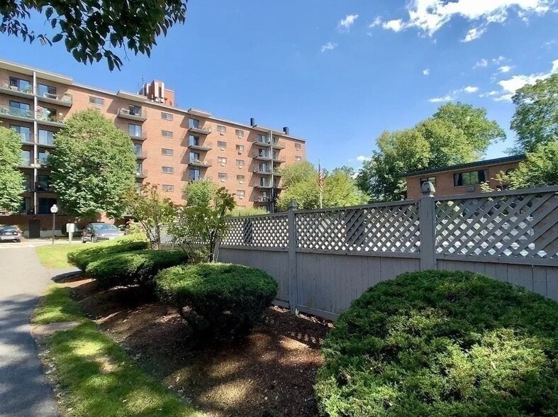 Building Photo - 1321 Worcester Rd