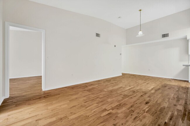 Building Photo - Your Dream Davie Home Awaits – 2 Bed/2 Bath!