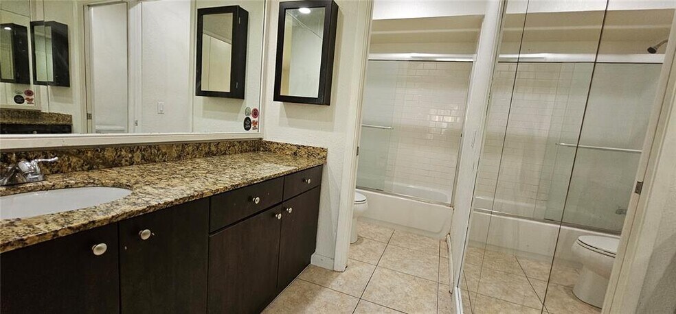 Building Photo - 1464 Springside Dr