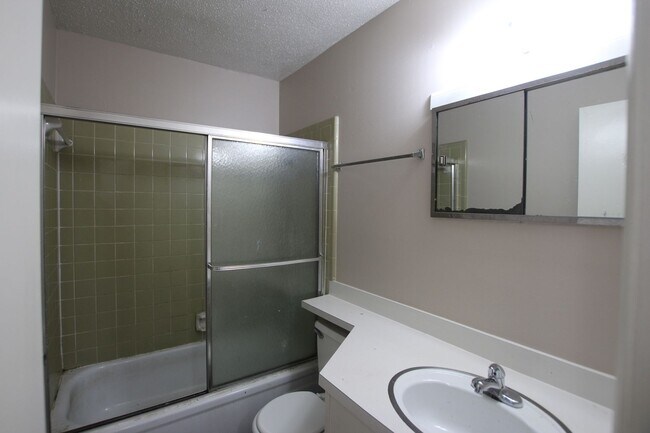 Building Photo - Delmar Dr. 2514/2516