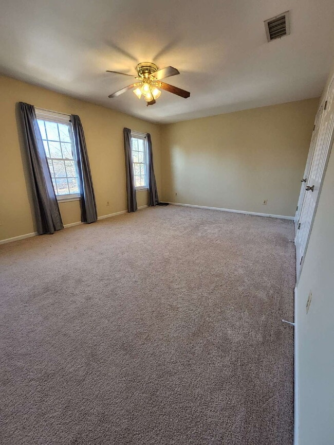 Building Photo - 406 Denning Ct