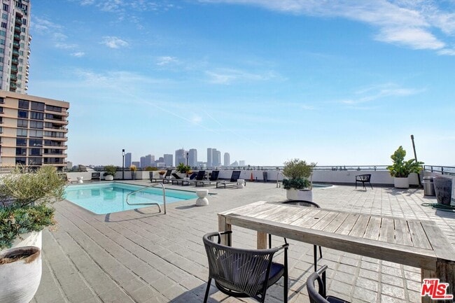 Building Photo - 10600 Wilshire Blvd