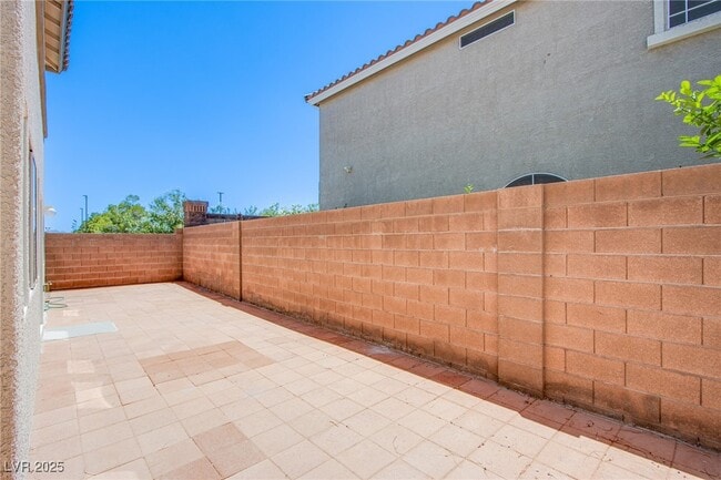 Building Photo - 5863 W Baroque Gold Ct