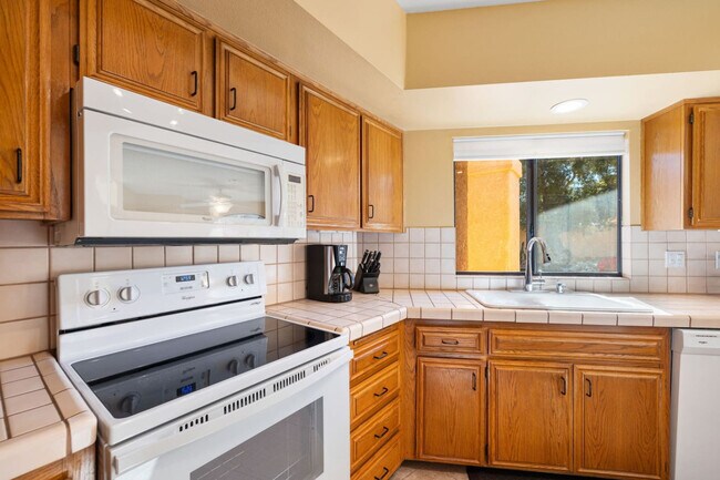 Building Photo - 53720 Avenida Carranza