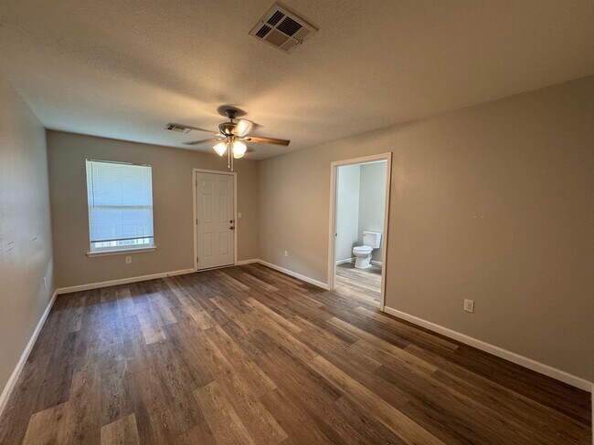 Building Photo - 4120 W 56th Pl