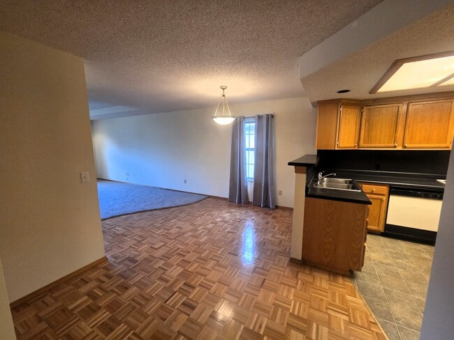 Building Photo - 2060 E Belmont St