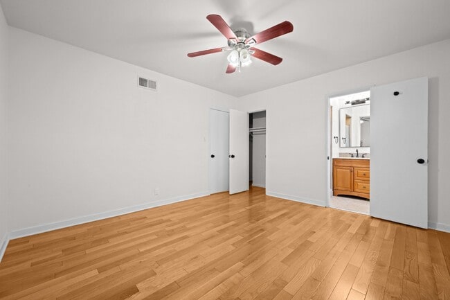 Building Photo - Renovated 3BR 2BA in Prime Beverly Hills | In-Unit W/D + Parking