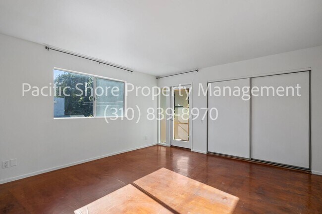 Building Photo - 2339 Hyperion Ave