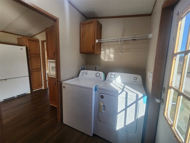 Building Photo - 21337 W Knox Dr