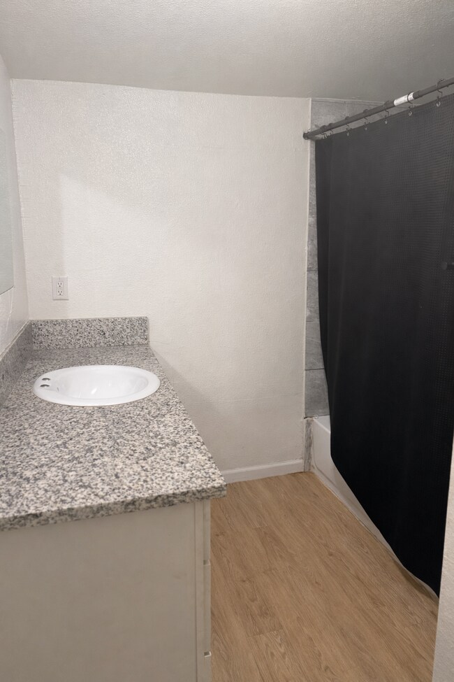 Building Photo - 415 S Lafond Rd