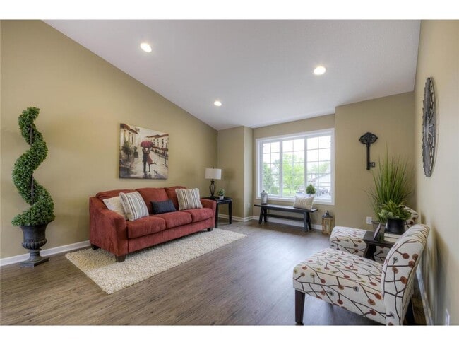 Building Photo - 9780 Jordan Ave NE