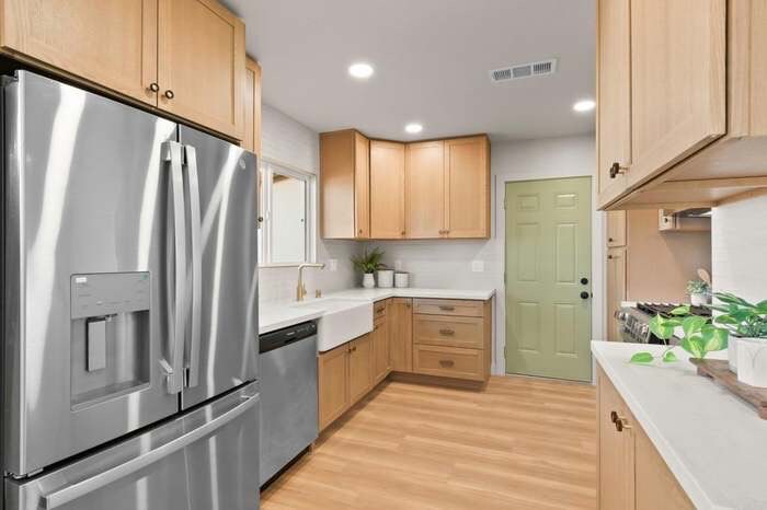 Building Photo - 6837 Celia Vista Dr