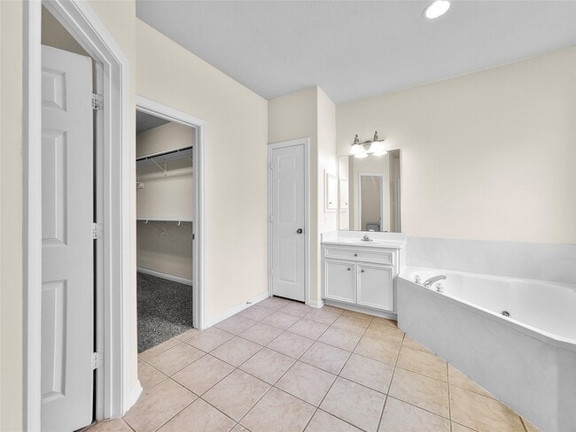 Building Photo - 3522 White Oak Point Dr