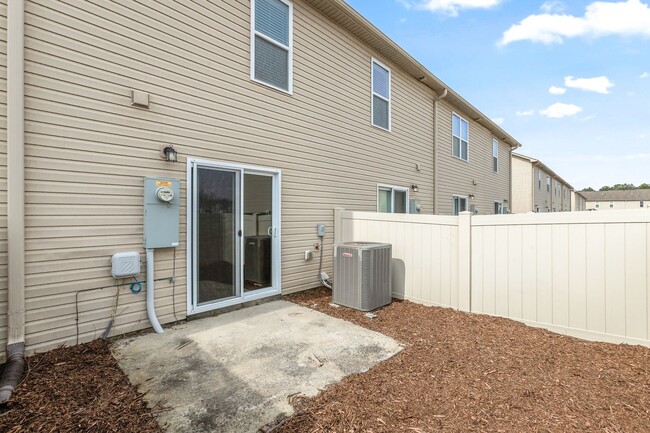 Building Photo - 404 Sullivan Loop Rd