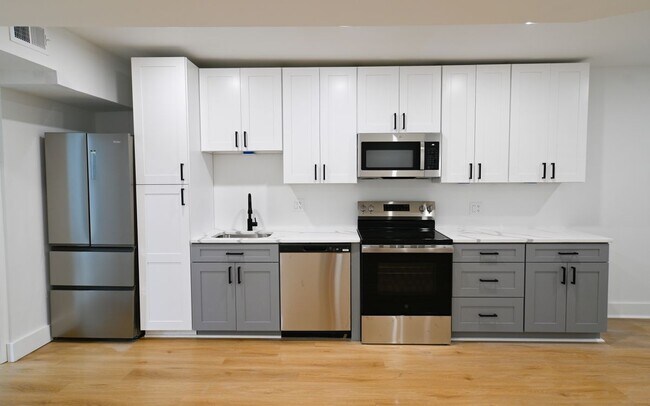 Building Photo - 1230 Penn St