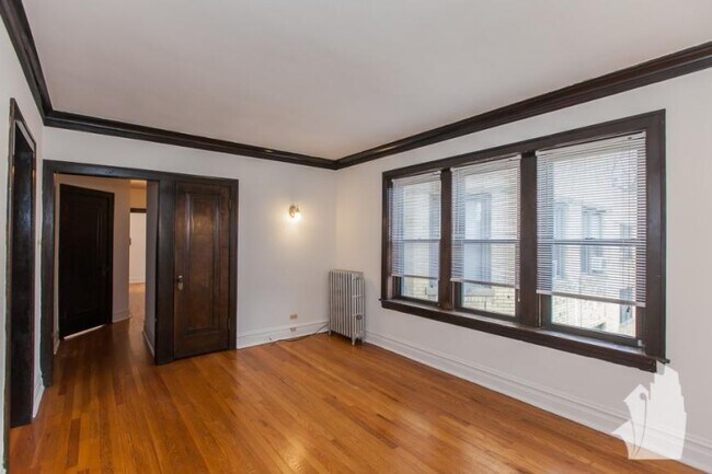 Building Photo - 1 bedroom in Chicago IL 60613