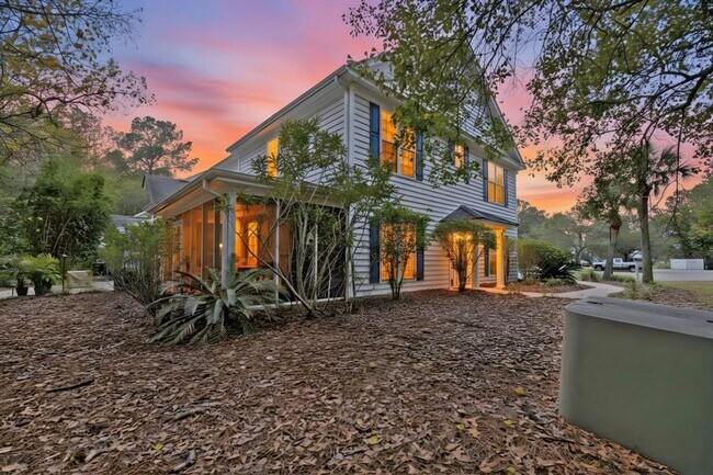 Building Photo - 3 Bedroom, 2.5 Bathroom Townhome in Ellington Woods - Mt Pleasant