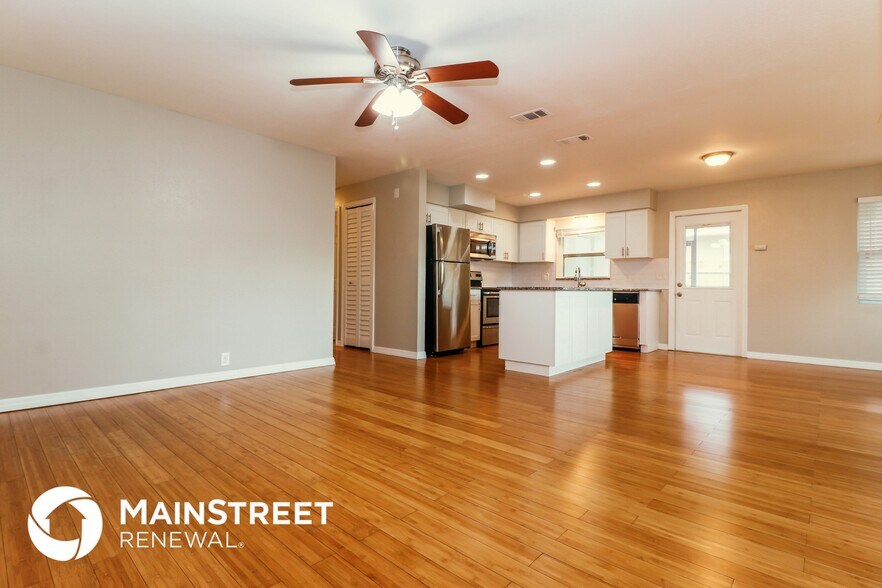 Building Photo - 4107 W Grace St