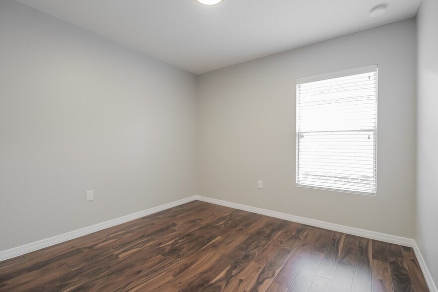 Building Photo - 4326 Fieldview Cir