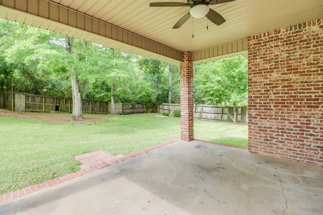 Building Photo - 15033 S White Swan Dr