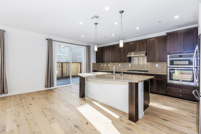 Building Photo - Stunning Executive Style Home in Fremont – Ardenwood Neighborhood!