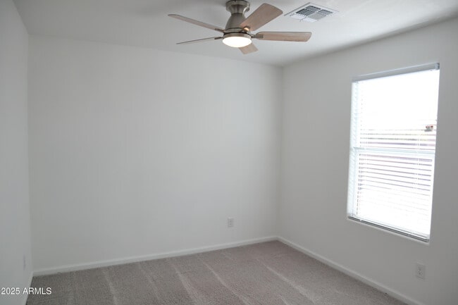 Building Photo - 1267 W Flowstone Trl