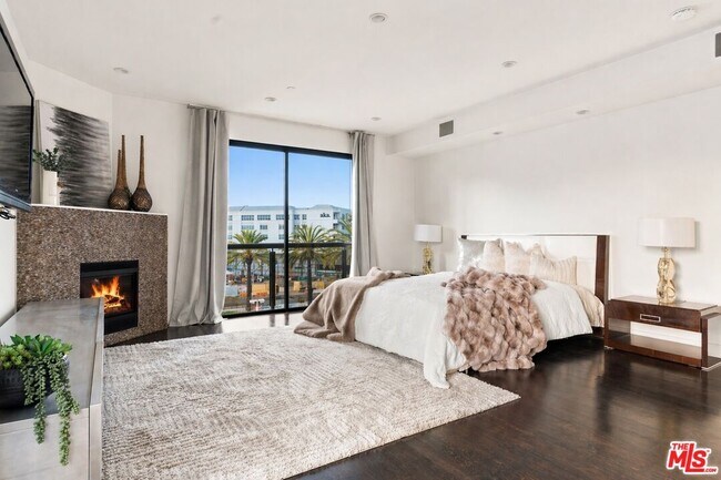 Building Photo - 121 Canon Dr