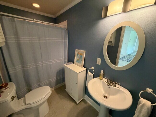 Building Photo - Gorgeous Pool Home in Satellite Beach!!