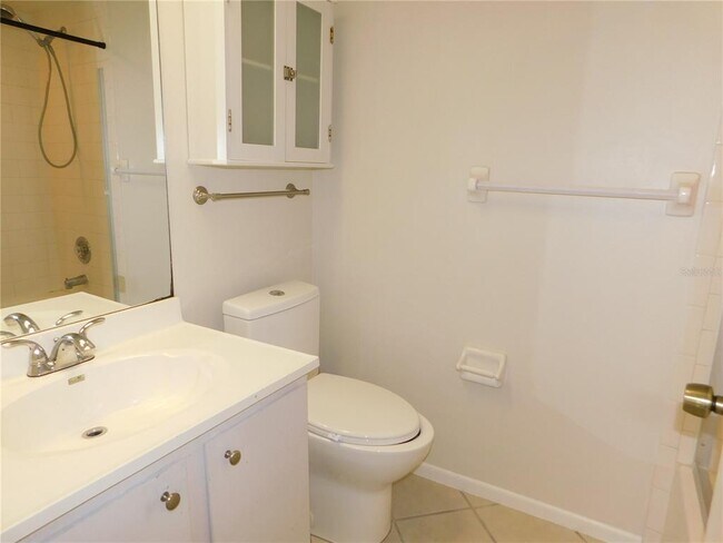 Building Photo - 209 Meadow Ln
