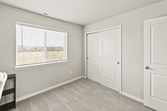 Building Photo - Well maintained Fountain Home with 3 bedrooms and  beautiful mountain views.