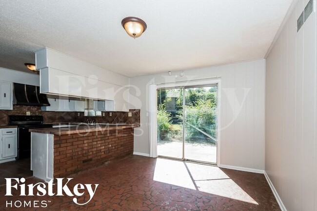 Building Photo - 4915 Foxhall Cove
