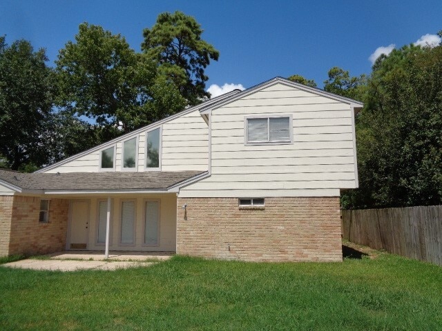 Building Photo - 11815 Gardenglen Dr