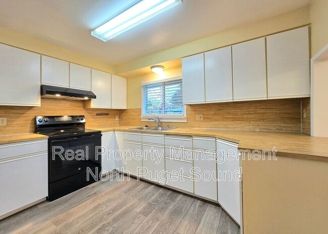 Building Photo - 1626 Rainier Ave