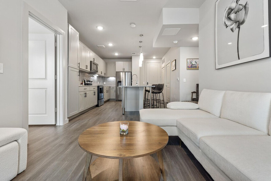 Building Photo - 5820 1/2 Cameron Road-SI FL1-ID1364166P