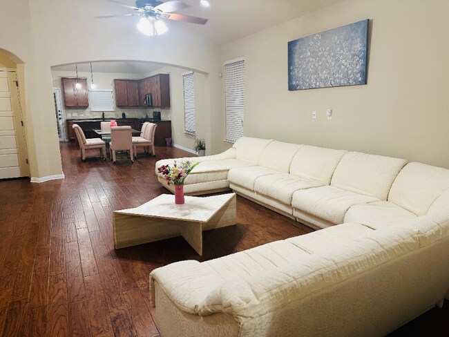 Building Photo - 16200 Cantania Cove