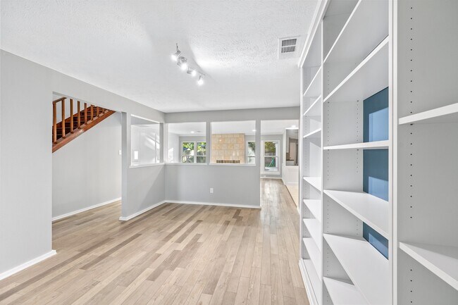 Building Photo - 1363 Westgreen Blvd