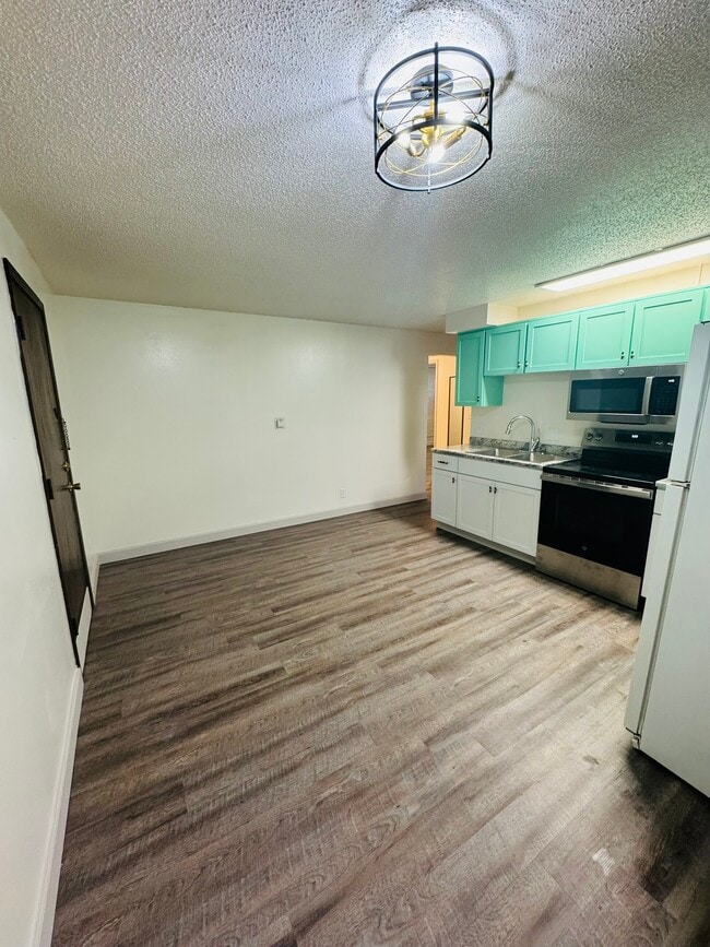 Building Photo - 429